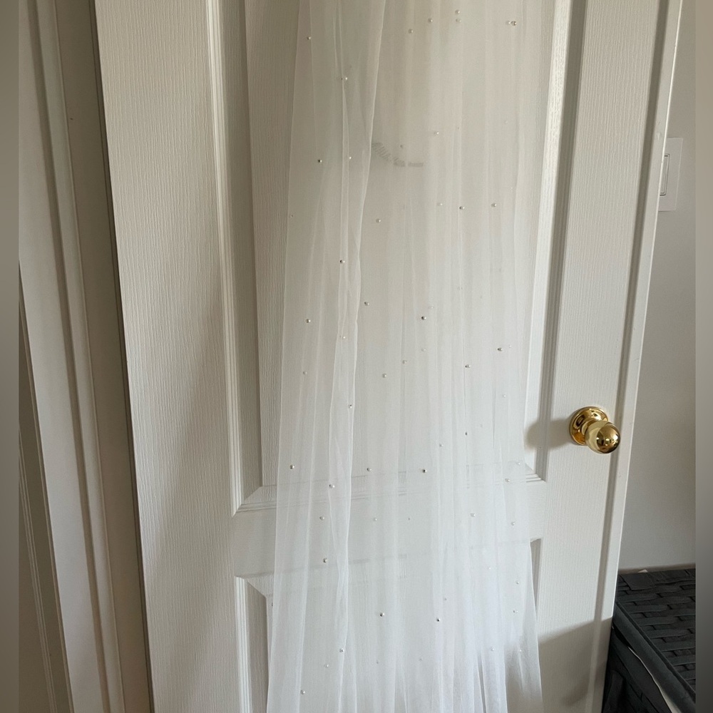 Ivory Cathedral Pearl Wedding Veil - Picture 12 of 15